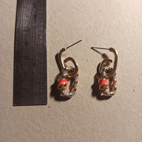 Carabiner-shaped Earrings - Picture 2 of 3